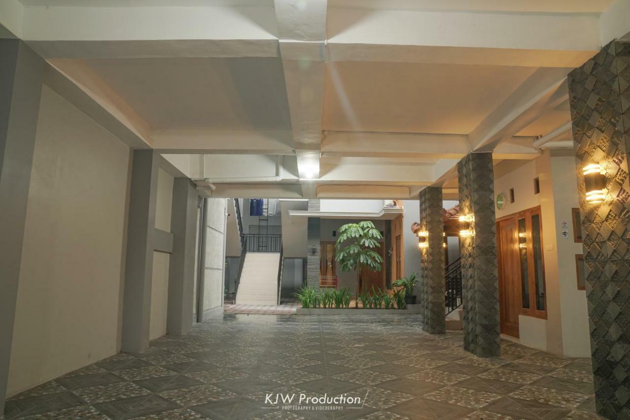 M Stay Guest House Jogja Yogyakarta Exterior photo